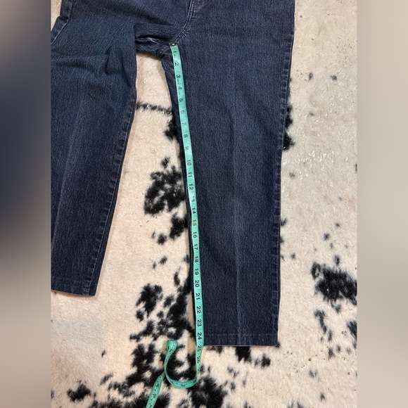 Gloria Vanderbilt High Rise Dark Wash Vintage Denim Jeans Size 12 Short - Picture 2 of 8